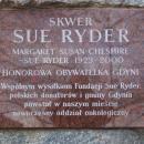 Obelisk na skwerze Sue Ryder - 005